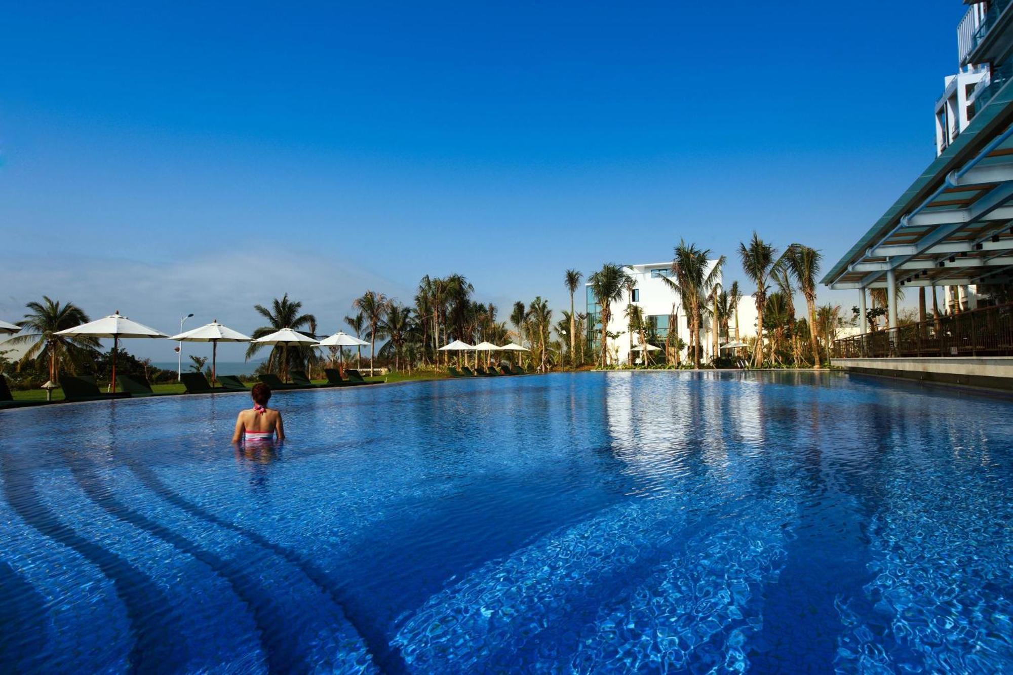 Sanya Seacube Holiday Hotel Exterior photo